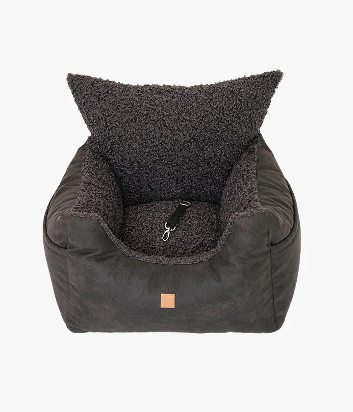 Frontside of the faux leather black dog car seat with buckle by Pet and Co