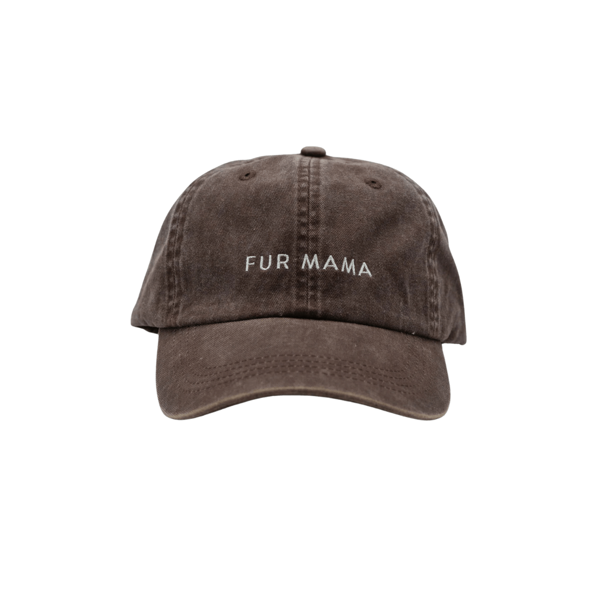 Front view of the 'Fur Mama' cap by Collar of Sweden in brown with minimalist text embroidery / Vue de face de la casquette 'Fur Mama' de Collar of Sweden en brun avec broderie de texte minimaliste / Vorderansicht der 'Fur Mama' Kappe von Collar of Sweden in Braun mit minimalistischer Textstickerei