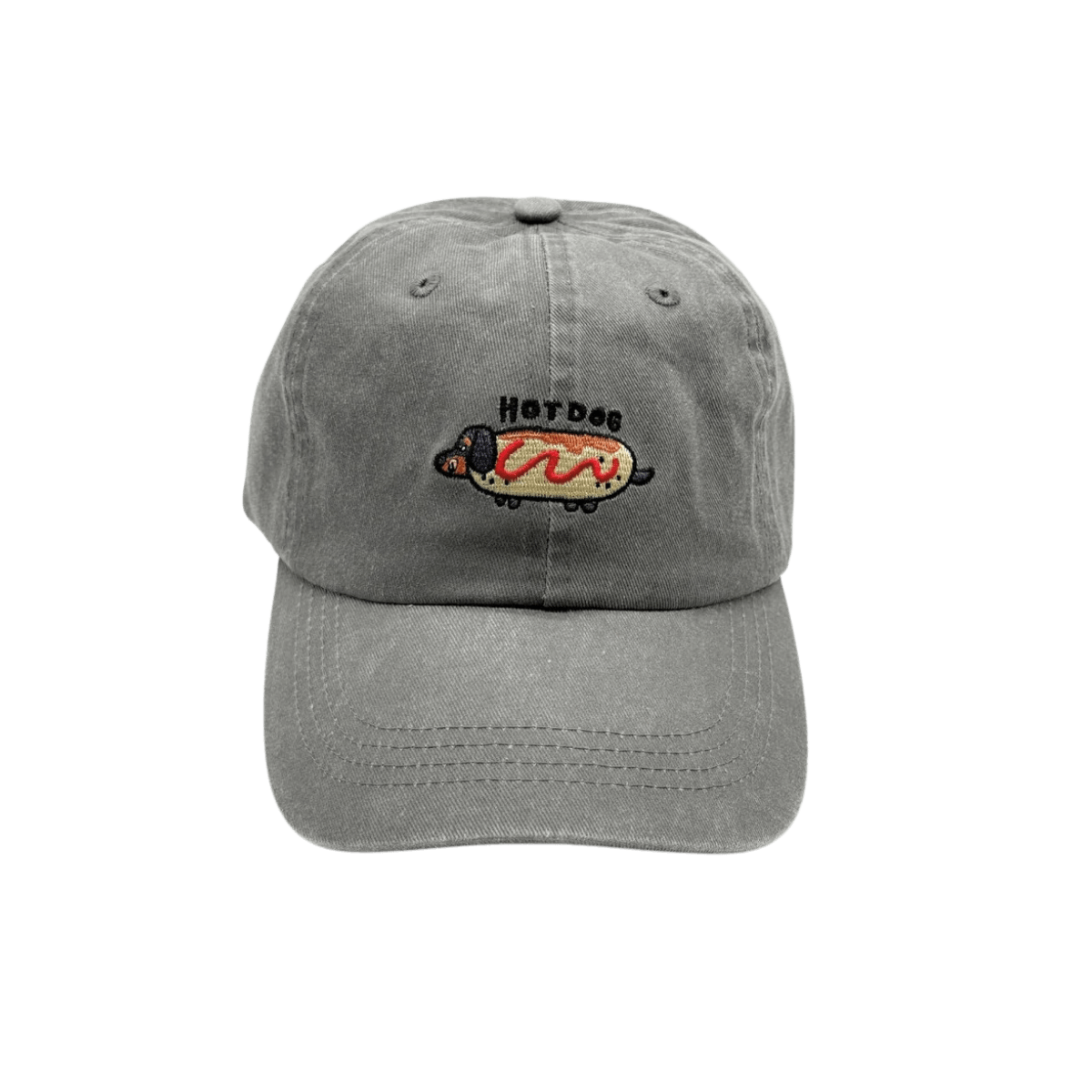 Front view of washed grey denim “Hot Dog” cap by Collar of Sweden, featuring embroidered Dachshund in a hot dog bun – perfect for dachshund lovers and owners – Vue de face de la casquette en denim gris délavé “Hot Dog” de Collar of Sweden, avec un teckel brodé en pain hot-dog – parfaite pour les amoureux et propriétaires de teckels – Vorderansicht der grauen, gewaschenen “Hot Dog”-Kappe von Collar of Sweden mit gesticktem Dackel im Hotdog-Brötchen – perfekt für Dackelfreunde und -besitzer.